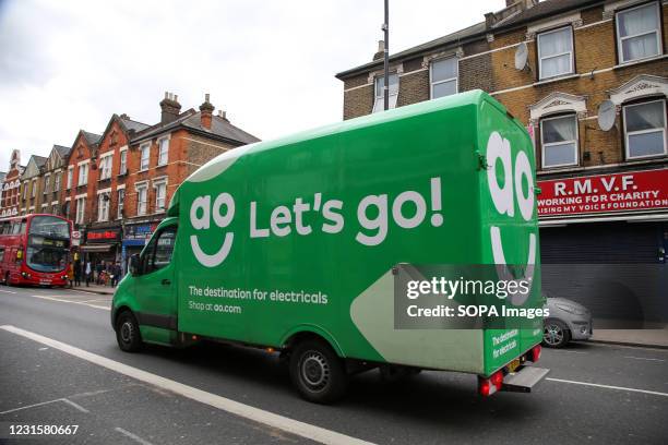 Electric Van Delivery Photos and Premium High Res Pictures - Getty Images