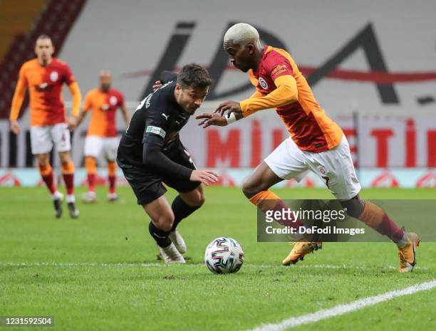 Henry Onyekuru of Galatasaray controls the ball during the Super Lig match between Galatasaray and Sivasspor on March 7, 2021 in Istanbul, Turkey.