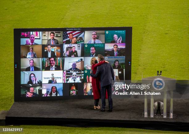 First Partner 1,423 Jennifer Siebel Newsom Photos & High Res Pictures - Getty Images