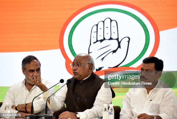 Congress Party Leader and member of Parliament Mallikarjun Kharge, Anand Sharma, Akhilesh P Singh, addressing media persons on the issue of Petroleum...