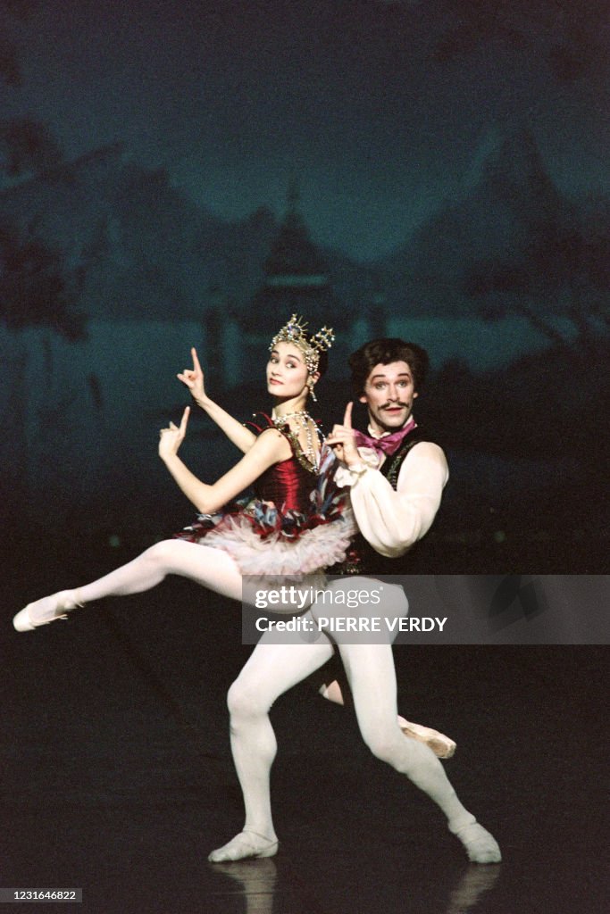 FRANCE-DANCE-DUPOND-OPERA