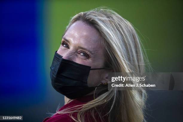 First Partner Jennifer Siebel Newsom Photos and Premium High Res Pictures - Getty Images