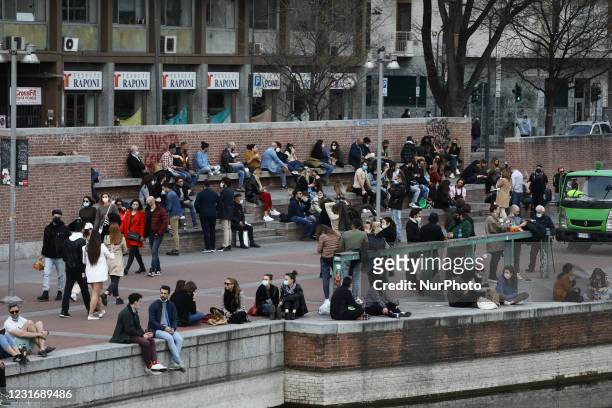 Crowds in Milan's Navigli on the last weekend before the new red zone decreed by the Draghi government to contain the Coronavirus infection, Milano...
