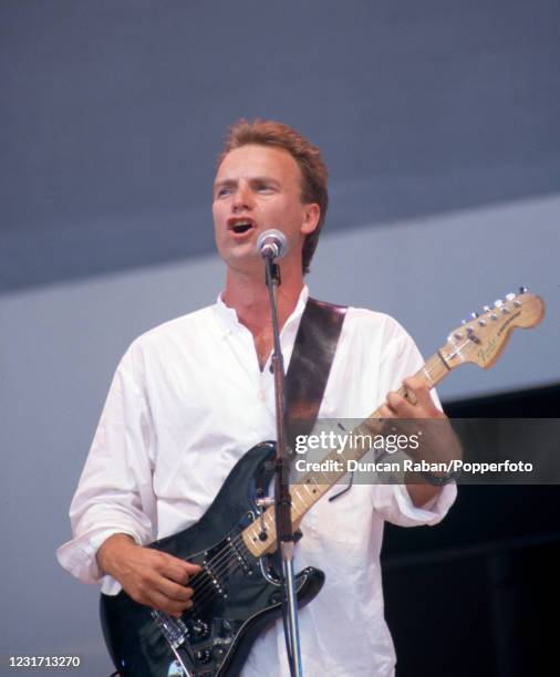Sting Instrument Background Sting Instrument Photos and Premium High Res Pictures - Getty Images