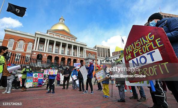 People Rally To Bring Back Eviction Moratorium People Rally To Bring Back Eviction Moratorium