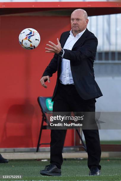 Pepe Mel head coach of Las Palmas during the La Liga Smartbank match between UD Almeria and UD Las Palmas at Estadio Juegos del Mediterraneo on...