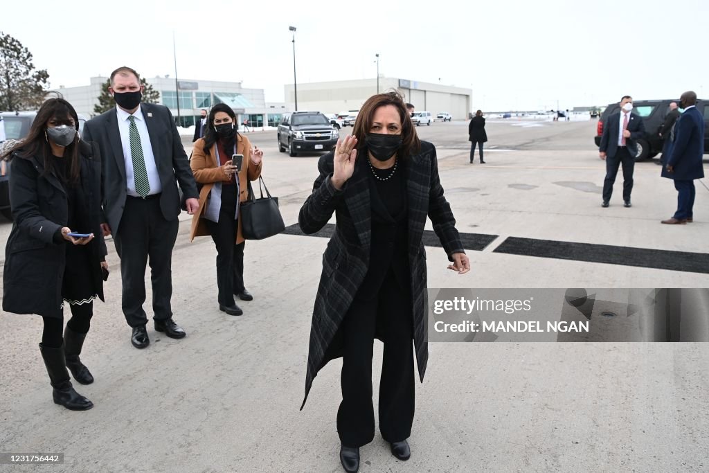 US-POLITICS-HARRIS