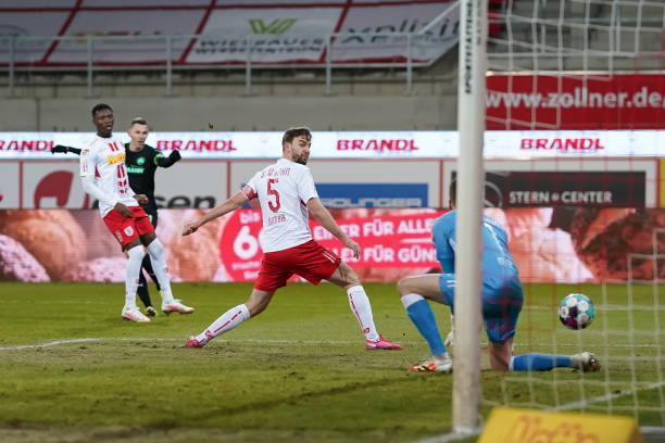 DEU: SSV Jahn Regensburg v SpVgg Greuther Fürth - Second Bundesliga