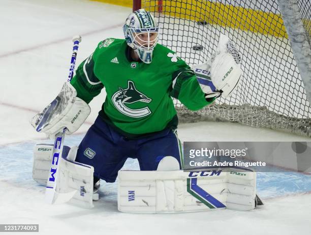 6,421 Canucks Jersey Stock Photos, High-Res Pictures, and Images - Getty  Images