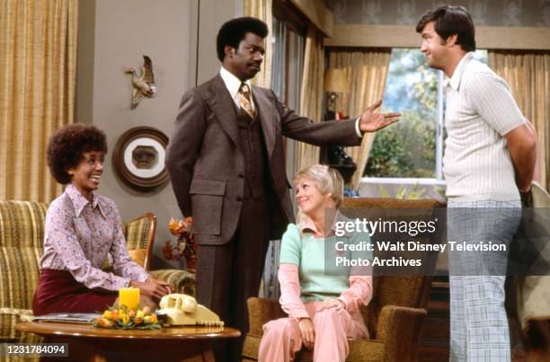 Janet MacLachlan, Harrison Page, Joyce Bulifant, Ron Masak appearing in the ABC tv series 'Love Thy Neighbor', episode 'Want to Split a Miad?'.