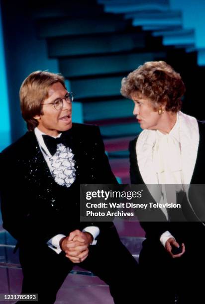 John Denver, Erma Bombeck appearing on the ABC tv special 'John Denver and the Ladies'.