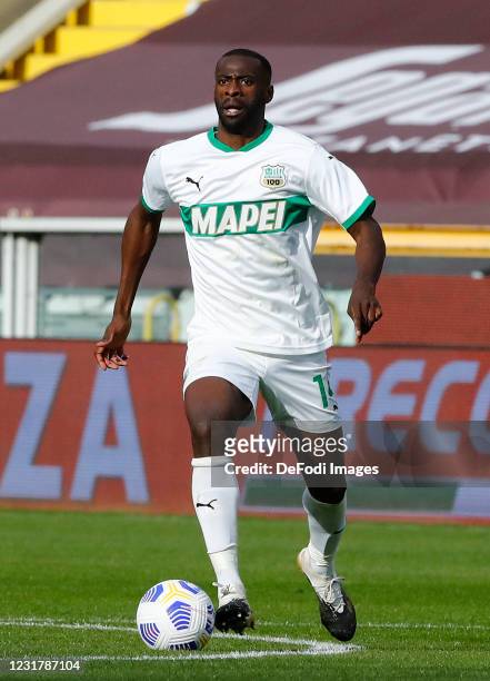 Pedro Obiang of Sasssuolo controls the ball during the Serie A match between Torino FC and US Sassuolo at Stadio Olimpico di Torino on March 17, 2021...