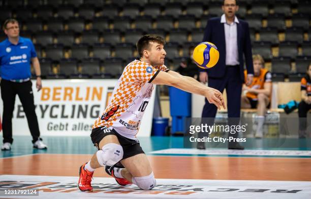 Julian Zenger of the Berlin Recycling Volleys during the Volleyball Bundesliga match between Berlin Recycling Volleys and Netzhoppers KW at...