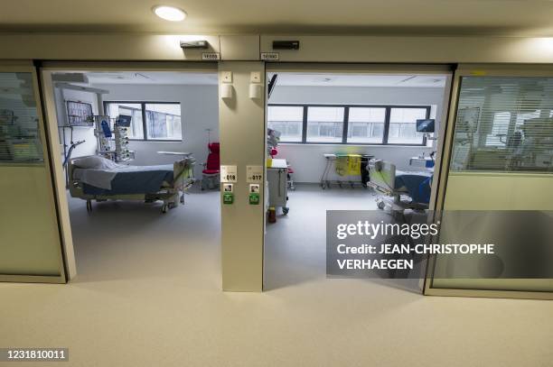 Picture taken on March 19 in Epinal, northeastern France shows the resuscitation unit of the new hospital Emile-Durkheim.