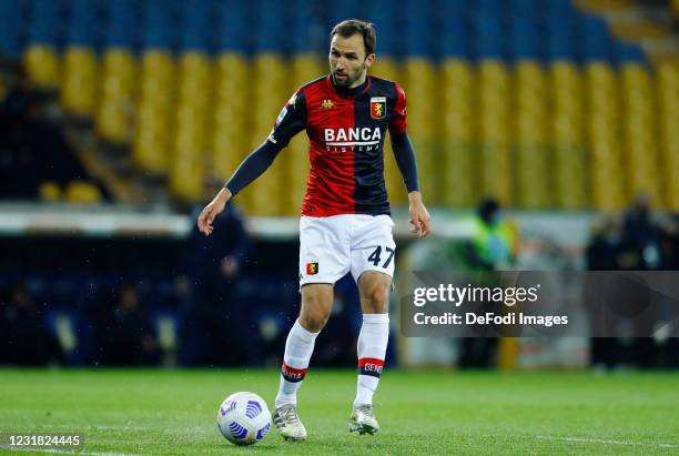 Milan Badelj of Genoa controls the ball during the Serie A match between Parma Calcio and Genoa CFC at Stadio Ennio Tardini on March 19, 2021 in...