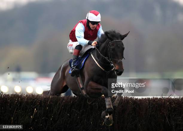 Glance Back ridden by Jamie Bargary in action during The 61 Deep Handicap Chase on Rosmuc Relay at Uttoxeter Racecourse on March 20, 2021 in...