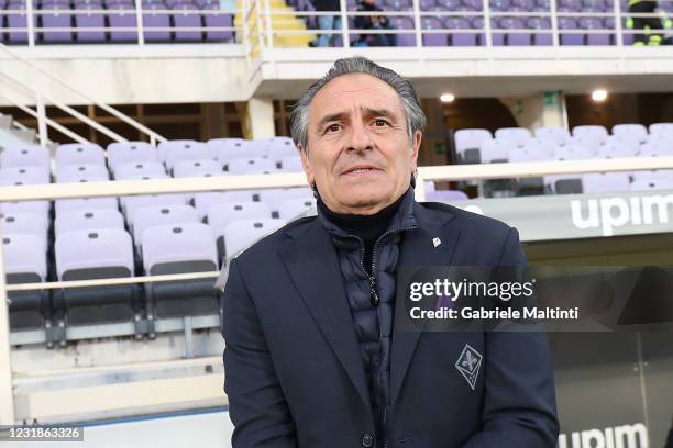 Cesare Prandelli manager of ACF Fiorentina looks on during the Serie A match between ACF Fiorentina and AC Milan at Stadio Artemio Franchi on March...