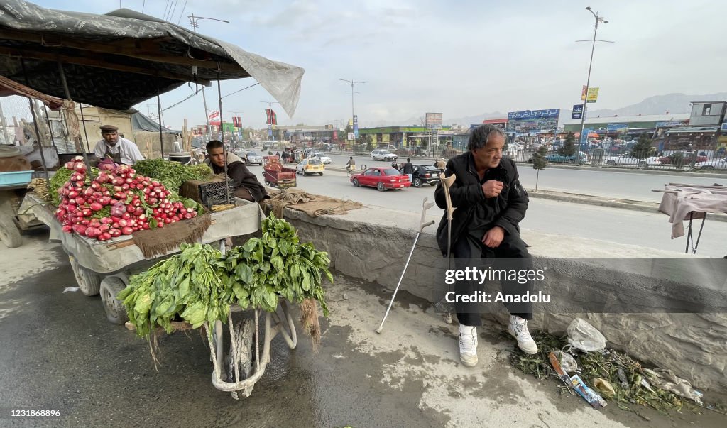 Afghan families suffer life difficulties in Kabul