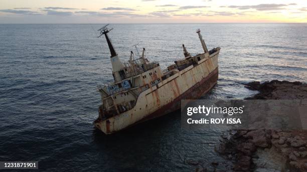 Edro 3 Edro Iii Photos and Premium High Res Pictures - Getty Images