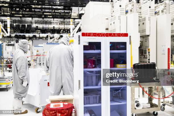 Diffussion Clean Room 153 Cleanroom Services Stock Photos, High-Res Pictures, and Images ...