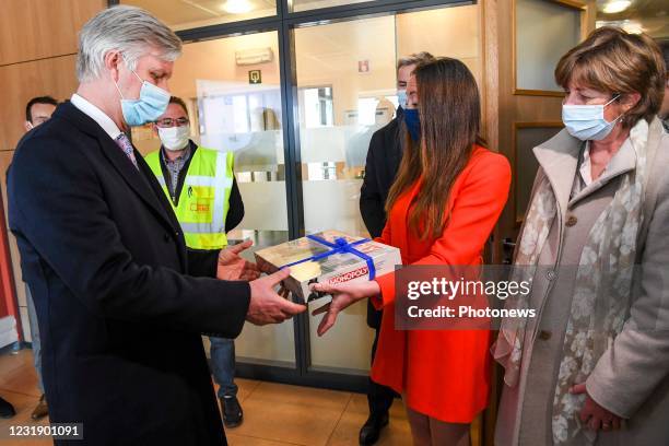 Ottignies , His Majesty the King at Ottignies train station for a visit to SCNB-NMBS and INFRABEL. The King meets the staff who, in the difficult...