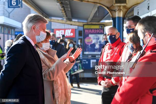 Ottignies , His Majesty the King at Ottignies train station for a visit to SCNB-NMBS and INFRABEL. The King meets the staff who, in the difficult...