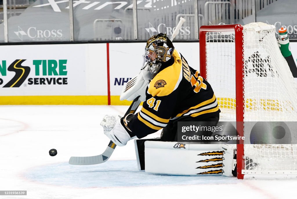 NHL: MAR 25 Islanders at Bruins