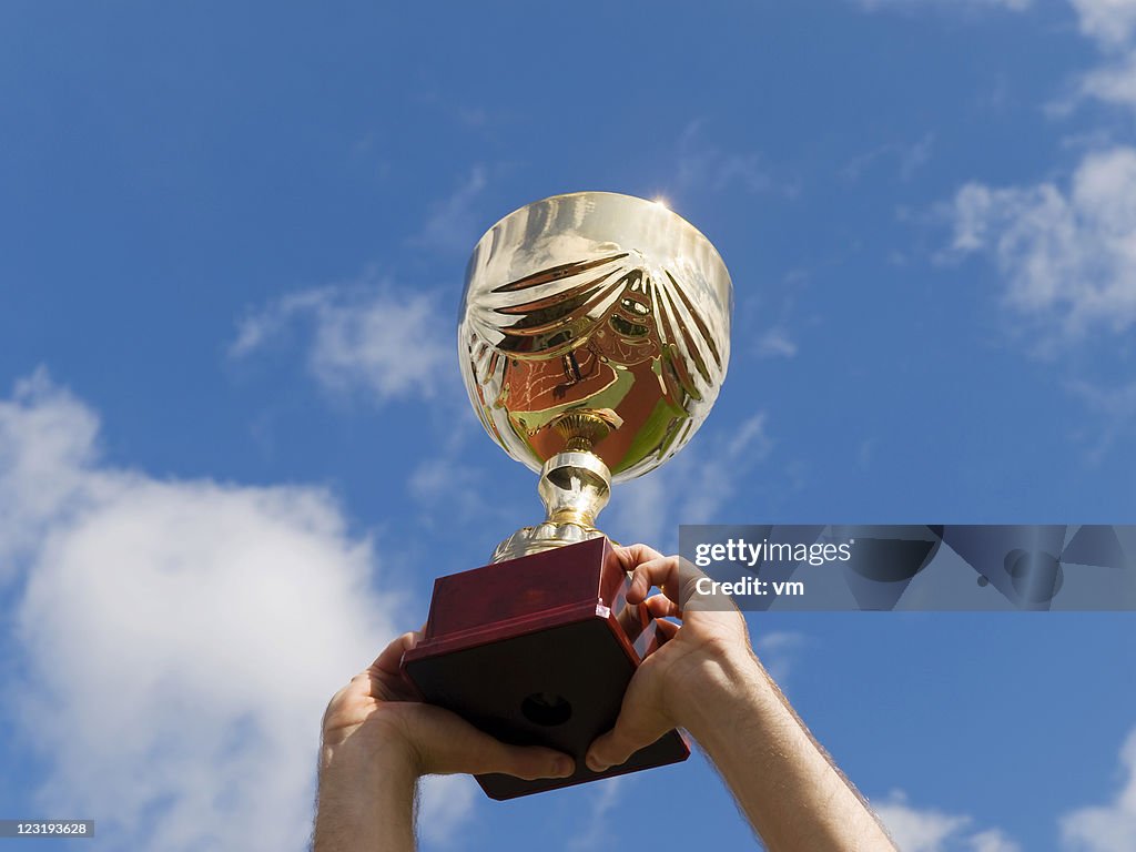 Bras placer le trophée primé