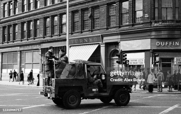 Land Rover Riot 12 Land Rover 1972 Stock Photos, High-Res Pictures, and Images - Getty ...