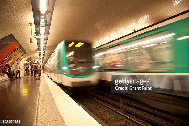 subway underground metro train - paris metro stock pictures, royalty-free photos & images