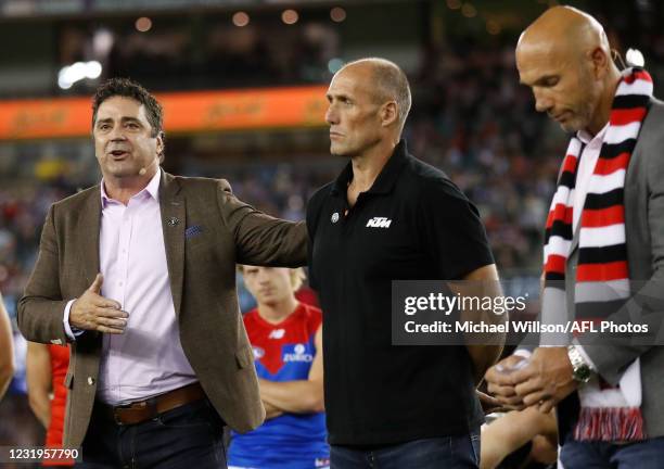 Garry Lyon, Tony Lockett and Stewart Loewe address players and the crowd in honour of Danny Frawley during the 2021 AFL Round 02 match between the St...