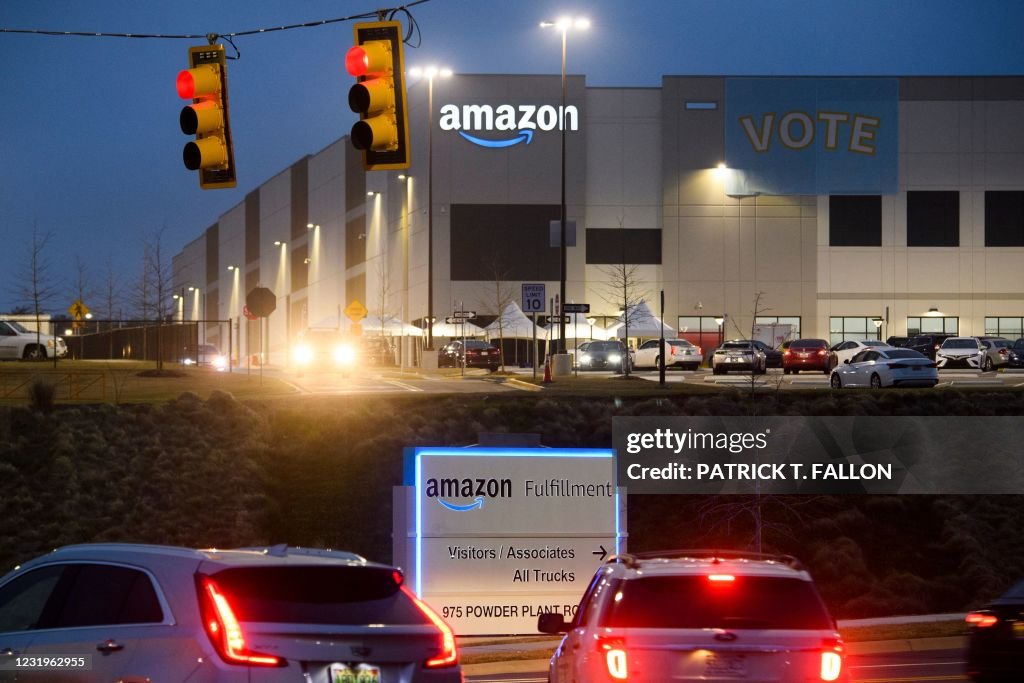 US-IT-LABOR-AMAZON