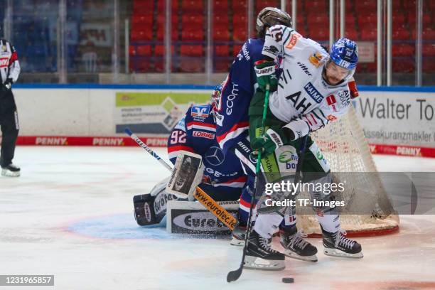 Drew LeBlanc of Augsburger Panther in front of the goal during the DEL match between Iserlohn Roosters and Augsburger Panther on March 26, 2021 in...