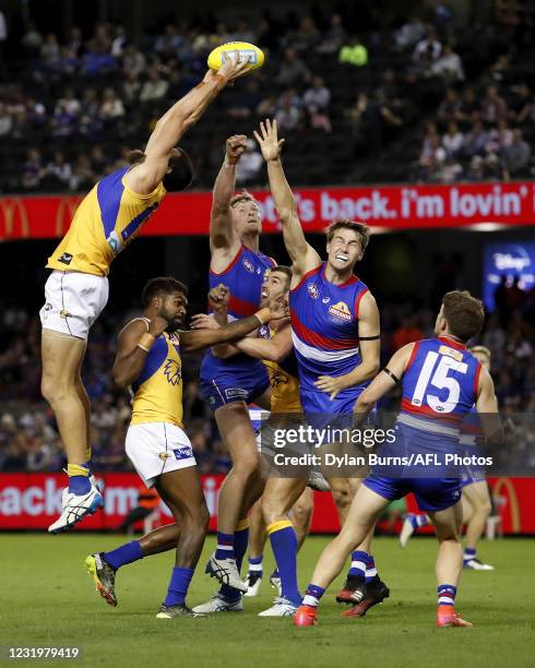 Josh J. Kennedy of the Eagles marks the ball over Liam Ryan of the Eagles, Jack Darling of the Eagles, Alex Keath of the Bulldogs and Ryan Gardner of...