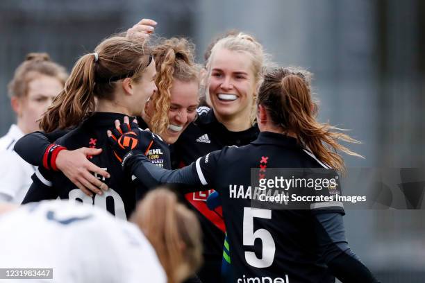 Stapel Implicaties mond 736 Amsterdam V Pinoke Hoofdklasse Women Photos and Premium High Res  Pictures - Getty Images