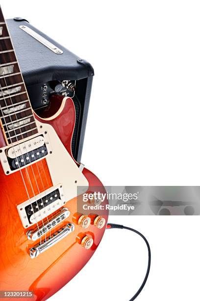 guitarra eléctrica com amplificador inclinar-se - guitar amp imagens e fotografias de stock