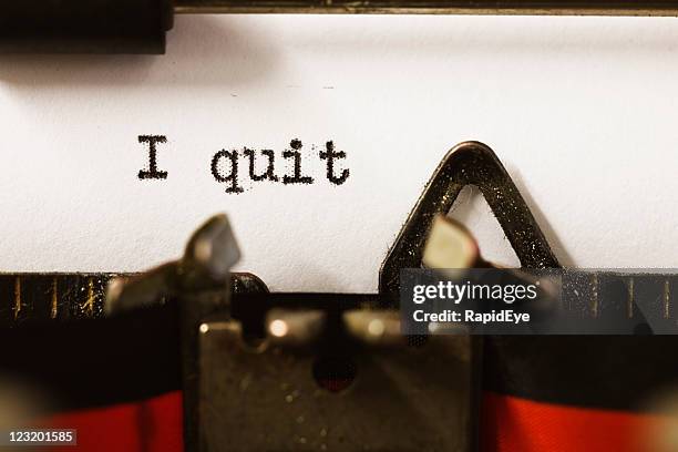 &quot;i quit&quot; on vintage manual typewriter - technofobie stockfoto's en -beelden