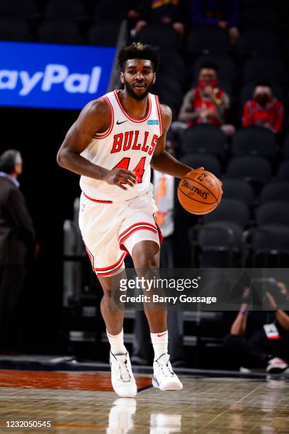 Patrick Williams of the Chicago Bulls handles the ball against the Phoenix Suns on March 31, 2021 at Phoenix Suns Arena in Phoenix, Arizona. NOTE TO...