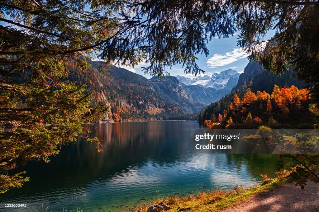 Herbst am Gosausee im Salzkammergut, Österreich