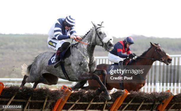 Mont Saint Vincent ridden by Sam Twiston-Davies goes on to win The Milford Waterfront Maiden Hurdle at Ffos Las Racecourse on April 01, 2021 near...