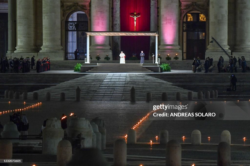 VATICAN-RELIGION-POPE-WAY OF THE CROSS