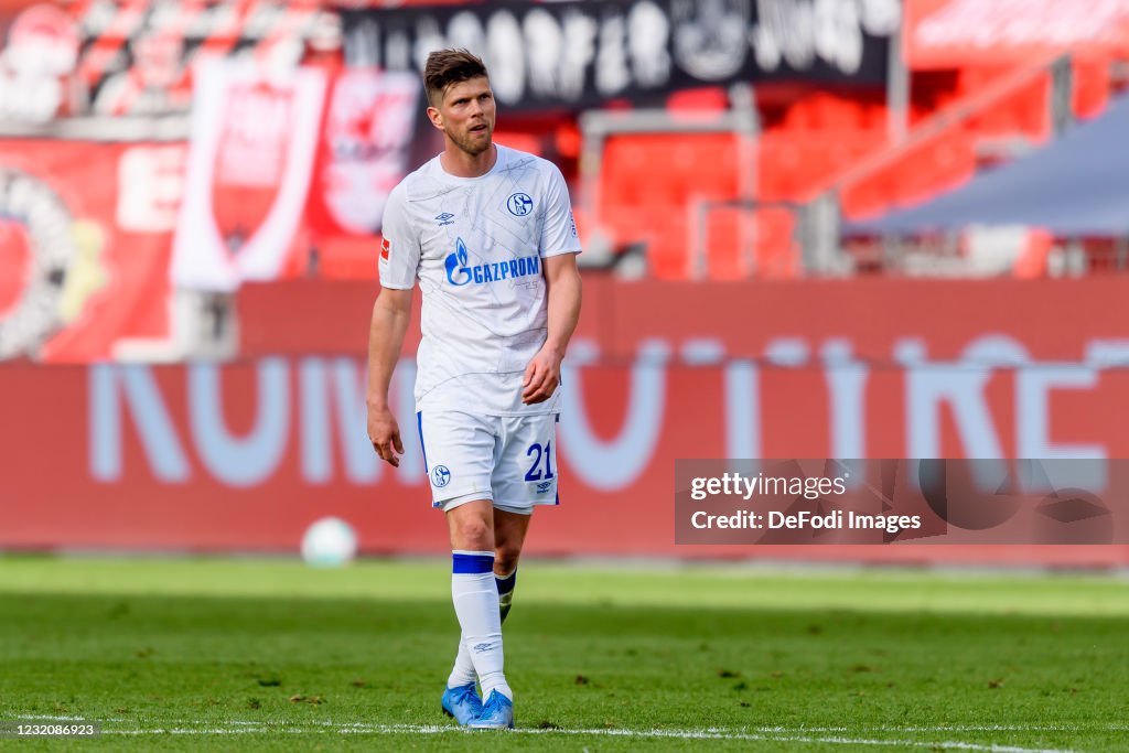 Bayer 04 Leverkusen v FC Schalke 04 - Bundesliga