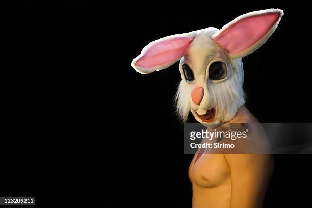 músculo bunny sobre negro - rabbit mask fotografías e imágenes de stock