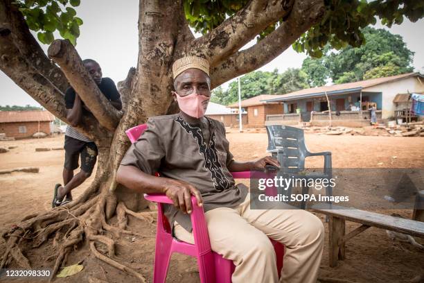 Paramount chief of Dixon chiefdom, Alimamy Fabeh Kondogbala II, discusses his prevention strategies to try and stop Ebola spreading to Sierra Leone,...