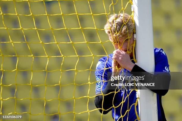 Nice's Danish forward Kasper Dolberg reacts during the French L1 football match between FC Nantes and OGC Nice at the La Beaujoire Stadium in Nantes,...
