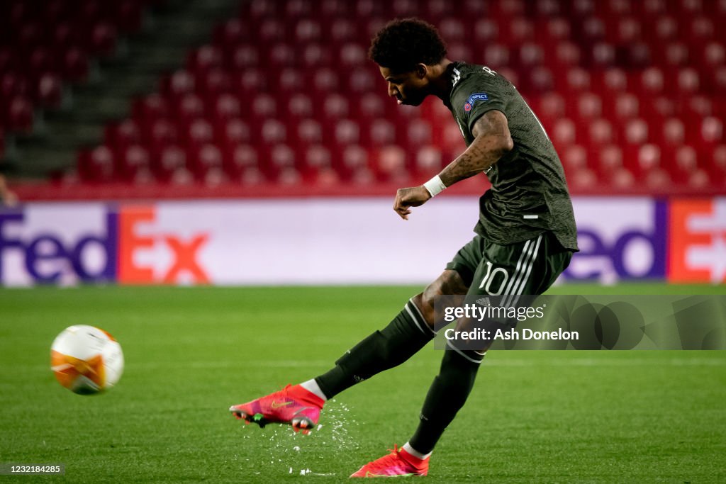 Granada CF v Manchester United - UEFA Europa League Quarter Final: Leg One
