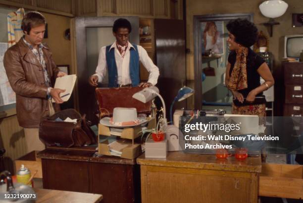 Los Angeles, CA Dale Robinette, Antonio Fargas, Emily Yancy appearing in the ABC tv series 'Starsky and Hutch', episode 'Huggy Bear and the Turkey',...