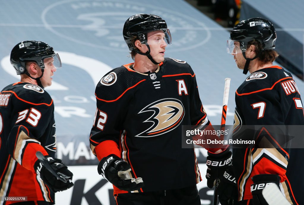 Colorado Avalanche v Anaheim Ducks