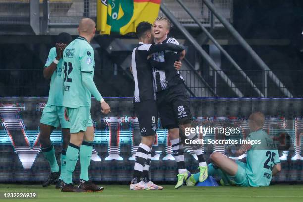 Sinan Bakis of Heracles Almelo celebrate his goal 2-0, Kasper Lunding of Heracles Almelo, Derrick Kohn of Willem II, Sven van Beek of Willem II,...