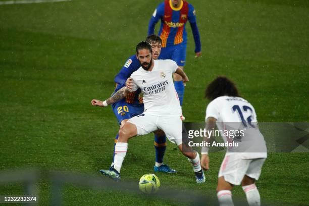 Francisco "Isco" Alarcon of Real Madrid and Sergi Roberto of FC Barcelona in action during the Spanish league, La Liga, football match played between...